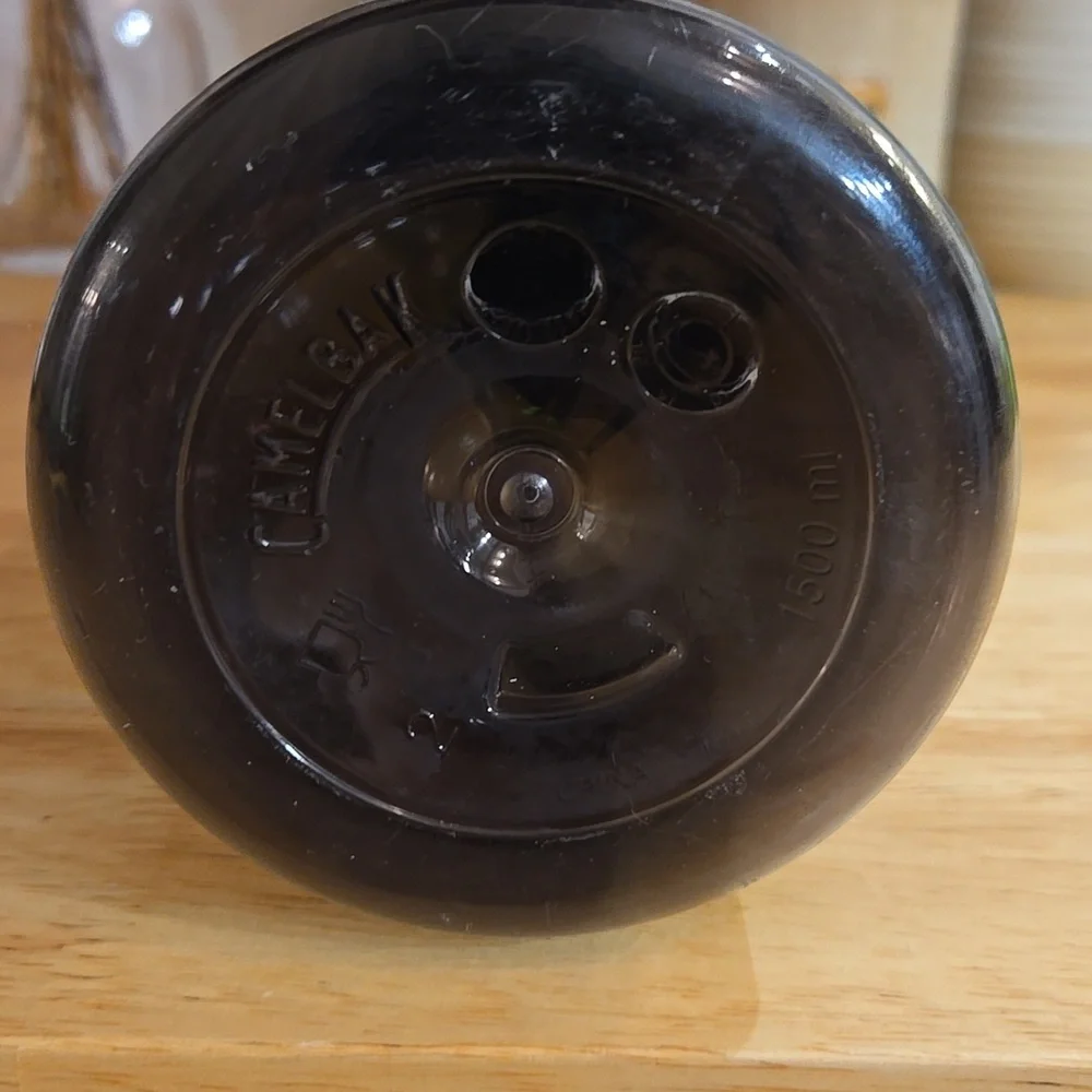 CamelBak Chute Mag Bpa Free Water Bottle 1500 ml / 1.5 L Charcoal Gray - Picture 4 of 6